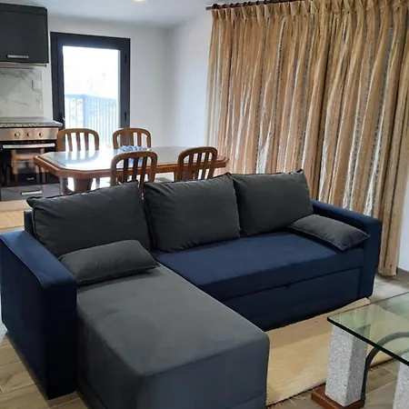 Andar Moradia T2 Na Casa Do Olival Δωμάτια σε οικογενειακή κατοικία *