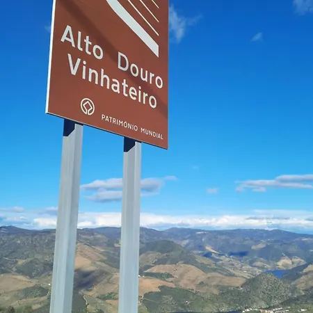 Andar Moradia T2 Na Casa Do Olival ホームステイ *