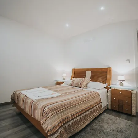 Andar Moradia T2 Na Casa Do Olival Δωμάτια σε οικογενειακή κατοικία