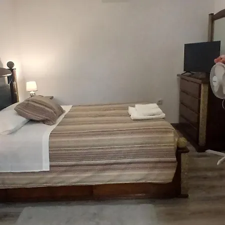 Andar Moradia T2 Na Casa Do Olival ホームステイ *